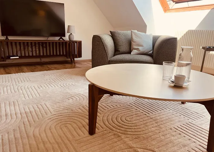 Modern 1br Sofabed Next To Metro U1 Only 15min To Center