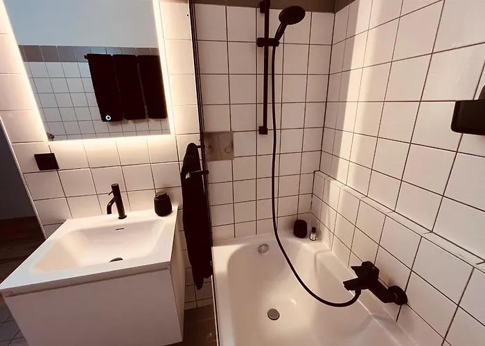Modern 1br Sofabed Next To Metro U1 Only 15min To Center *